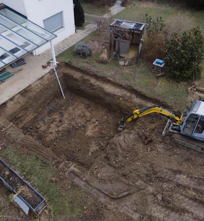 Nous sommes à votre service pour tous travaux de terrassement de piscines.